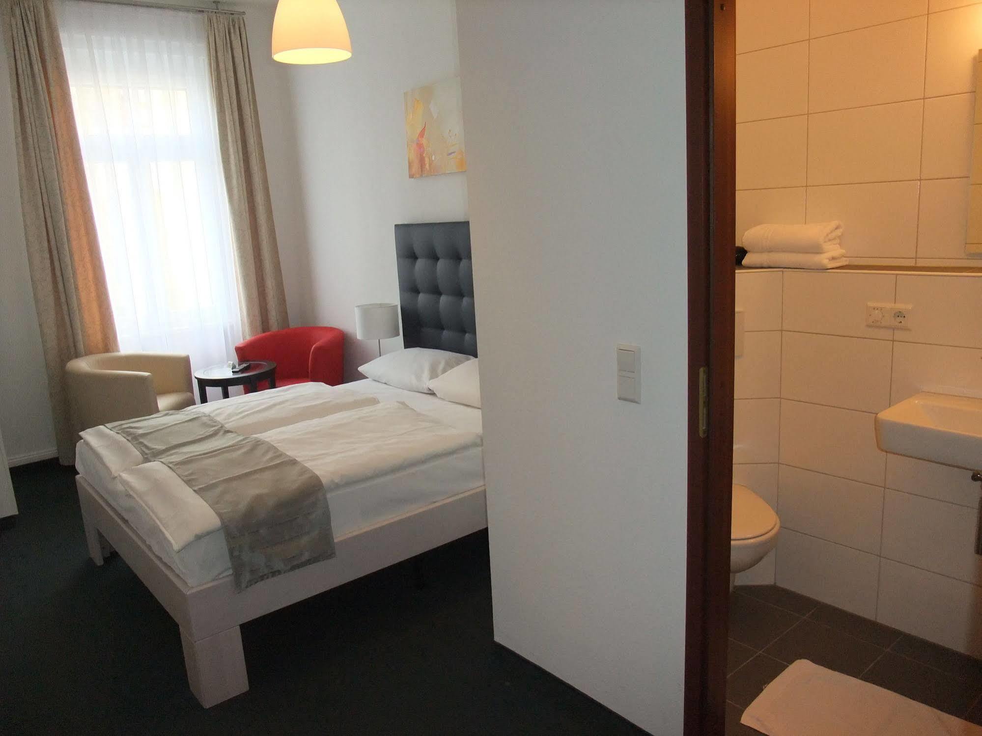 Hotel Deutscher Kaiser Baden-Baden Bagian luar foto